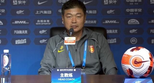 马卡：维尼修斯希望年底就复出 但是皇马要求球员保持耐心代表巴西国家队出战受伤以来维尼修斯缺战至今，马卡报表示球员希望在年底复出但是皇马想要保持耐心。